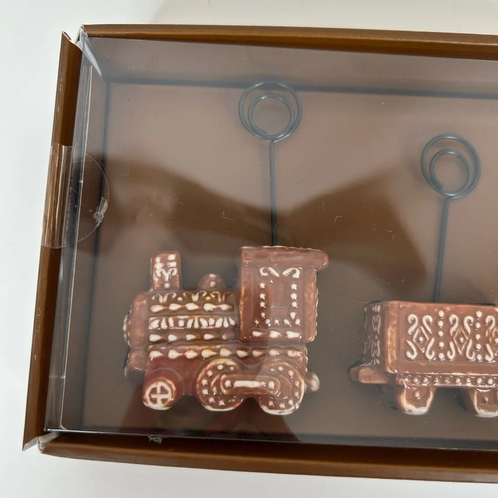 Pottery Barn Gingerbread Train Stoneware Place Card Holders Mixed Set of 4 New!‎
